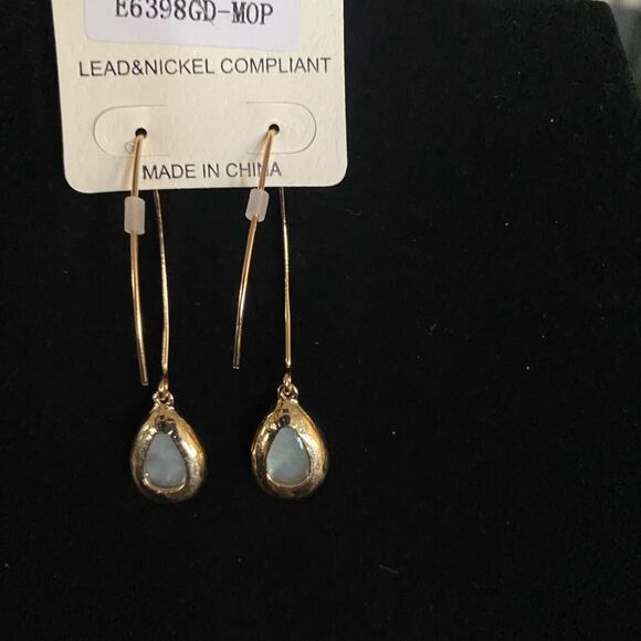 ☀️Beautiful never used gold plated with stone earrings - Picture 2 of 2